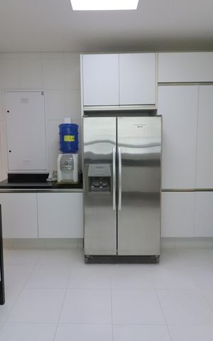 Casa de condomínio à venda com 750m², 4 quartos e 8 vagasCozinha e Área de Serviço