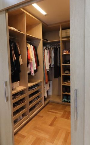 Casa de condomínio à venda com 750m², 4 quartos e 8 vagasCloset da suíte 3