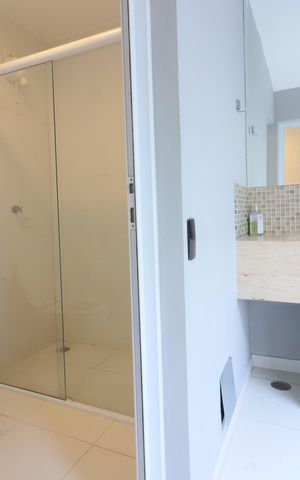 Casa de condomínio à venda com 750m², 4 quartos e 8 vagasVestiário