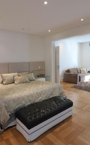 Casa de condomínio à venda com 750m², 4 quartos e 8 vagasSuíte 1