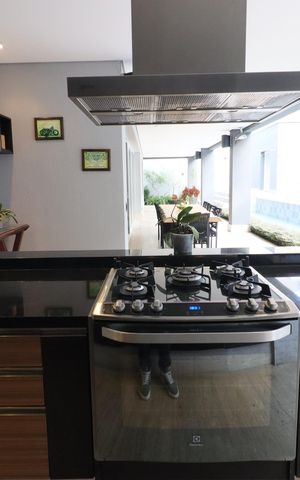 Casa de condomínio à venda com 750m², 4 quartos e 8 vagasChurrasqueira