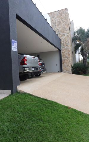 Casa de condomínio à venda com 750m², 4 quartos e 8 vagasGaragem