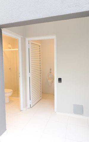 Casa de condomínio à venda com 750m², 4 quartos e 8 vagasVestiário