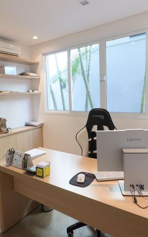 Casa de condomínio à venda com 750m², 4 quartos e 8 vagasEscritório