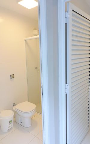 Casa de condomínio à venda com 750m², 4 quartos e 8 vagasVestiário