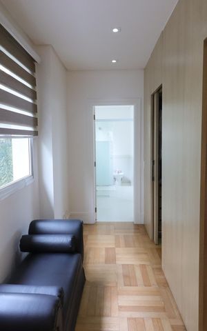Casa de condomínio à venda com 750m², 4 quartos e 8 vagasCloset da suíte 1