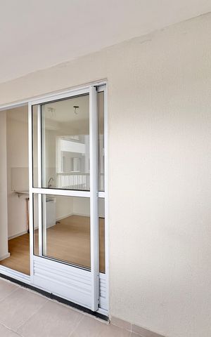 Apartamento à venda com 39m², 1 quarto e sem vaga Apartamento à venda com 39m², 1 quarto e sem vagaVaranda da Sala / Cozinha