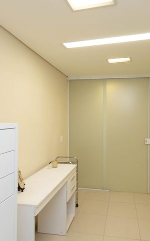Casa de condomínio à venda com 560m², 5 quartos e 6 vagasEscritório