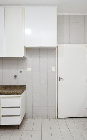 Apartamento à venda com 200m², 3 quartos e 2 vagas Apartamento à venda com 200m², 3 quartos e 2 vagascozinha
