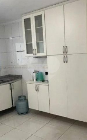 Casa à venda com 80m², 2 quartos e 1 vaga