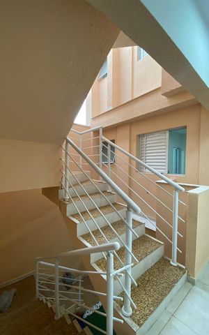 Studio para alugar com 24m², 1 quarto e sem vaga Studio para alugar com 24m², 1 quarto e sem vagaEscada de acesso
