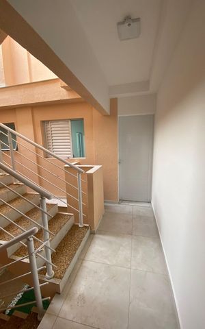 Studio para alugar com 20m², 1 quarto e sem vaga Studio para alugar com 20m², 1 quarto e sem vagaEscada de acesso