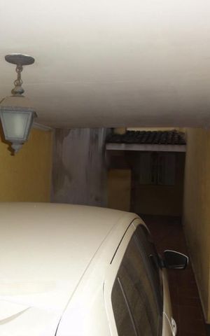 Casa à venda com 195m², 3 quartos e 4 vagas