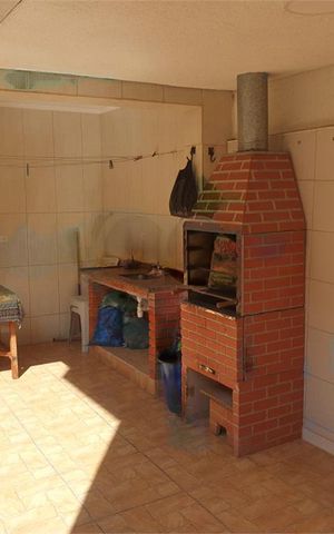 Casa à venda com 159m², 3 quartos e 2 vagas