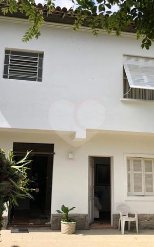 Casa à venda com 220m², 5 quartos e 5 vagas