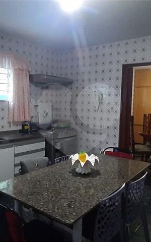 Casa à venda com 193m², 4 quartos e 2 vagas