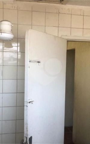 Casa à venda com 230m², 3 quartos e 2 vagas