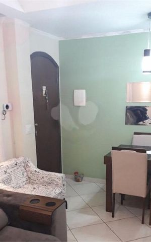 Casa à venda com 80m², 2 quartos e 2 vagas