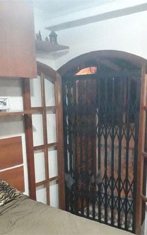 Casa à venda com 80m², 2 quartos e 2 vagas
