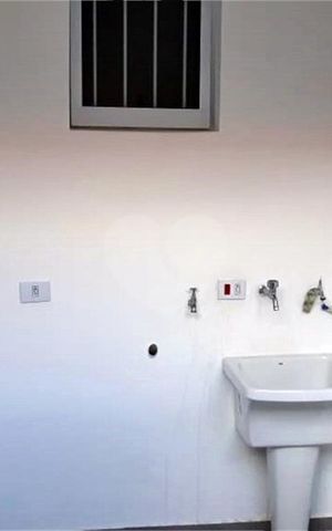 Casa à venda com 169m², 4 quartos e 2 vagas