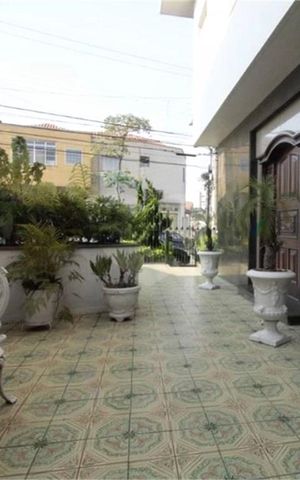Casa à venda com 261m², 4 quartos e 4 vagas