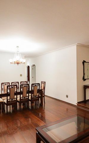 Casa para alugar com 275m², 3 quartos e 3 vagas Casa para alugar com 275m², 3 quartos e 3 vagasSala