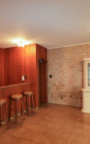 Casa para alugar com 275m², 3 quartos e 3 vagas Casa para alugar com 275m², 3 quartos e 3 vagasSalão de Festas