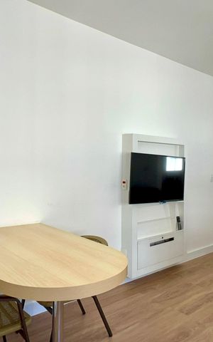 Studio para alugar com 33m², 1 quarto e sem vaga Studio para alugar com 33m², 1 quarto e sem vagaSala