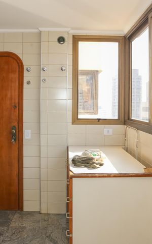 Apartamento para alugar com 167m², 3 quartos e 3 vagasÁrea de Serviço