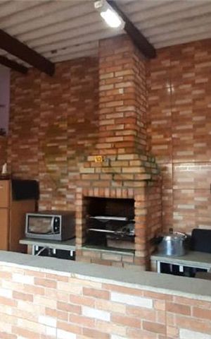Casa à venda com 230m², 4 quartos e 2 vagas