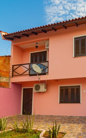 Casa à venda com 240m², 4 quartos e 3 vagas Casa à venda com 240m², 4 quartos e 3 vagasFachada
