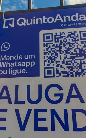 Casa à venda com 240m², 4 quartos e 3 vagas Casa à venda com 240m², 4 quartos e 3 vagasplaca