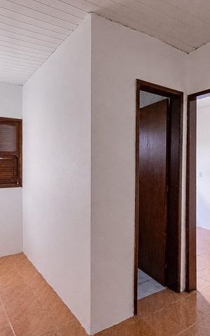 Casa à venda com 240m², 4 quartos e 3 vagas Casa à venda com 240m², 4 quartos e 3 vagasEdícula(Fundos)SALA/COZINHA