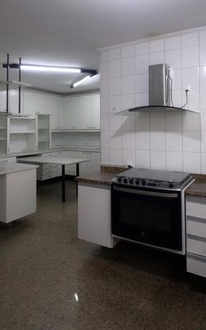 Apartamento para alugar com 230m², 4 quartos e 2 vagasCozinha 