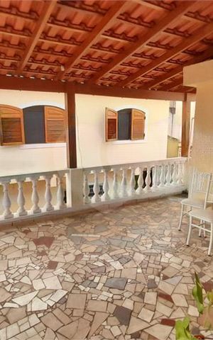 Casa à venda com 254m², 5 quartos e 3 vagas