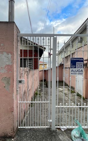 Casa para alugar com 40m², 1 quarto e sem vaga Casa para alugar com 40m², 1 quarto e sem vagaFachada com Plaquinha FPOT-471