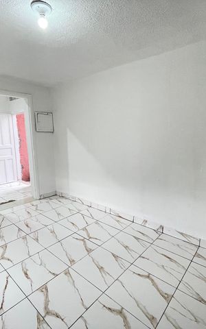 Casa para alugar com 40m², 1 quarto e sem vaga Casa para alugar com 40m², 1 quarto e sem vagaSala