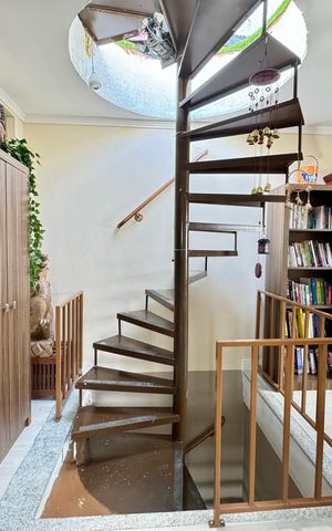 Apartamento à venda com 154m², 3 quartos e 2 vagas Apartamento à venda com 154m², 3 quartos e 2 vagasEscritório