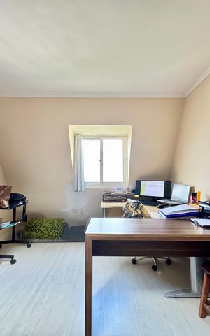 Apartamento à venda com 154m², 3 quartos e 2 vagas Apartamento à venda com 154m², 3 quartos e 2 vagasEscritório