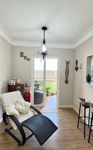 Apartamento à venda com 154m², 3 quartos e 2 vagas Apartamento à venda com 154m², 3 quartos e 2 vagasSala de estar