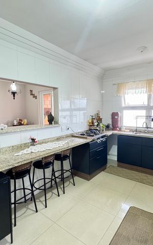 Apartamento à venda com 154m², 3 quartos e 2 vagas Apartamento à venda com 154m², 3 quartos e 2 vagasCozinha