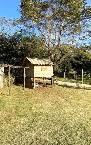 Casa de condomínio à venda com 300m², 3 quartos e sem vaga Casa de condomínio à venda com 300m², 3 quartos e sem vagaQuintal