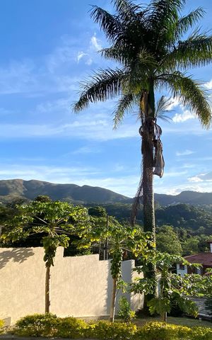 Casa de condomínio à venda com 300m², 3 quartos e sem vaga Casa de condomínio à venda com 300m², 3 quartos e sem vagaVista
