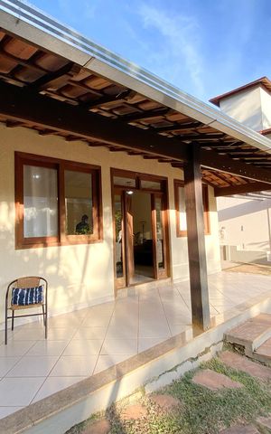 Casa de condomínio à venda com 300m², 3 quartos e sem vaga Casa de condomínio à venda com 300m², 3 quartos e sem vagaEntrada