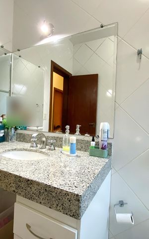 Casa de condomínio à venda com 300m², 3 quartos e sem vaga Casa de condomínio à venda com 300m², 3 quartos e sem vagaBanheiro