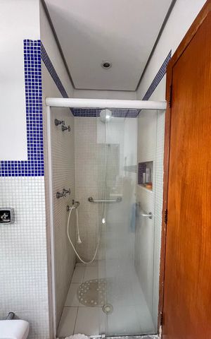 Casa à venda com 320m², 4 quartos e 4 vagas Casa à venda com 320m², 4 quartos e 4 vagasBanheiro da Suíte 1