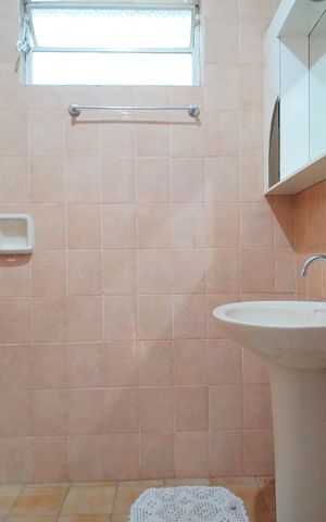 Casa à venda com 200m², 4 quartos e 2 vagasBanheiro 2