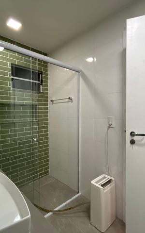 Casa para alugar com 289m², 4 quartos e 2 vagas Casa para alugar com 289m², 4 quartos e 2 vagasStudio Banheiro