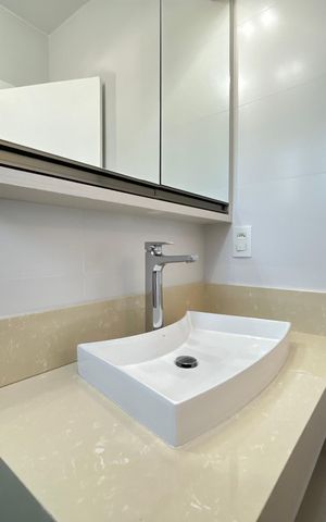 Casa para alugar com 289m², 4 quartos e 2 vagas Casa para alugar com 289m², 4 quartos e 2 vagasBanheiro suíte 2