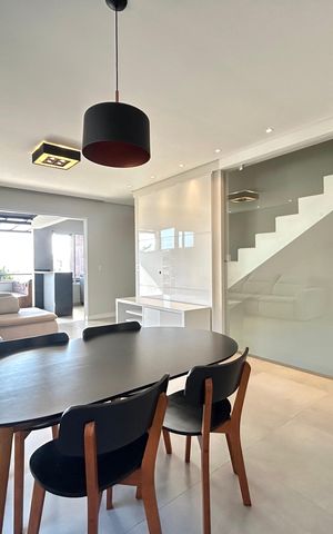 Casa para alugar com 289m², 4 quartos e 2 vagas Casa para alugar com 289m², 4 quartos e 2 vagasSala
